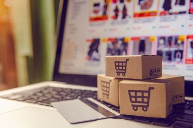 perbedaan e-commerce dan marketplace